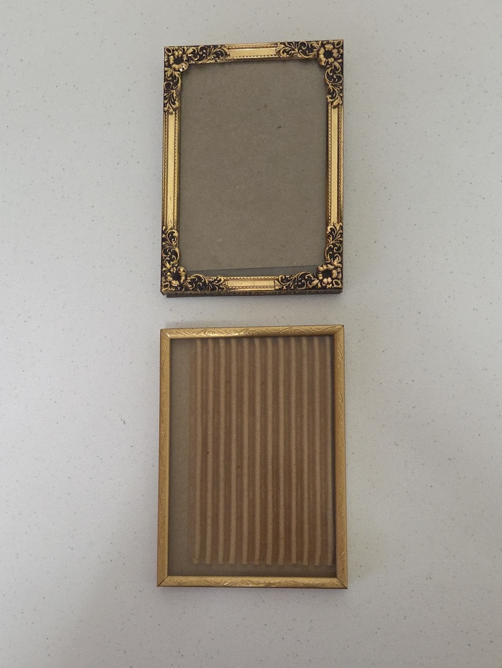 2 Vintage Ornate Gold Picture Frame - Classic